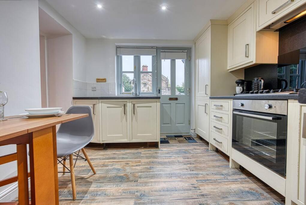 Delightful Two-Bedroom Cottage In The Heart Of Bakewell Esterno foto