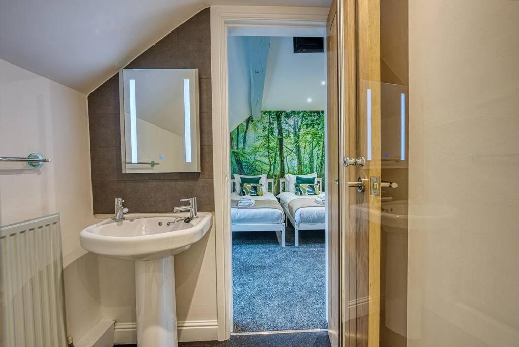 Delightful Two-Bedroom Cottage In The Heart Of Bakewell Esterno foto